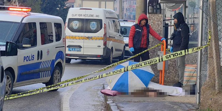 Bursa’da yere düşen adam hayatını kaybetti