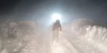 Bitlis’te yol açma çalışmaları devam ediyor