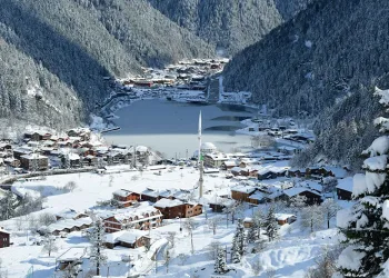 Uzungöl buz tuttu