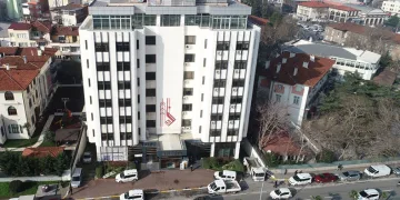 Karesi ve Altıeylül belediye binaları yıkılıyor