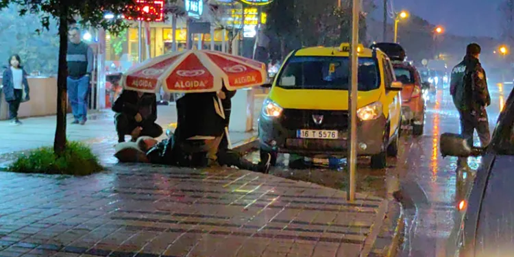 Yaralıyı yağmurdan böyle korudular