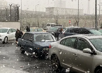 Başakşehir’de kar yağışı etkili oluyor