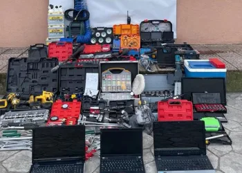 Tamirhane hırsızları yakalandı