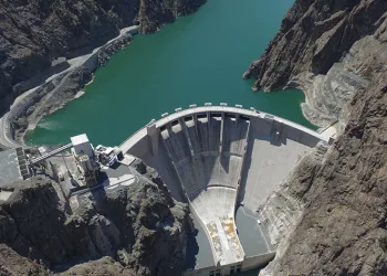 Enerjisiyle Türkiye’yi aydınlatıyor