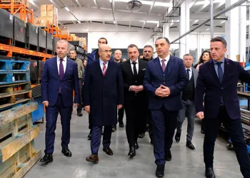 Bursa Valisi Demirtaş sanayicilerle buluştu