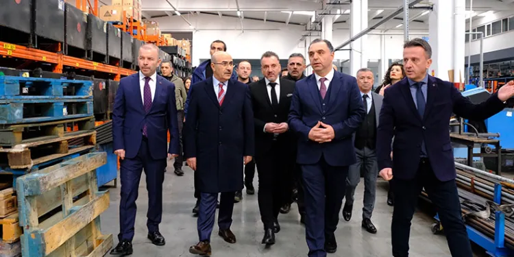 Bursa Valisi Demirtaş sanayicilerle buluştu