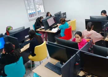 Kız öğrencilere bilişim sınıfı oluşturuldu