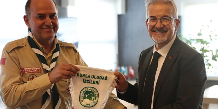 Başkan Erdem izcileri ağırladı