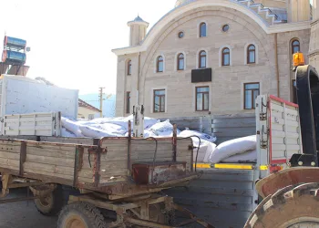 Elmalılı üreticilere süt yemleri teslim edildi