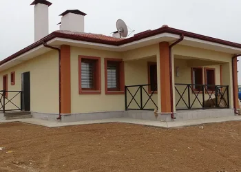 Köy evlerinin teslimine başlanıldı
