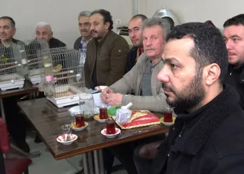 Kuş meraklıları mezatta buluşuyor