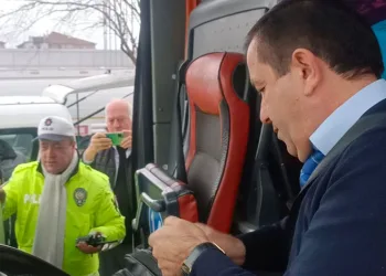 Otogarda kış lastiği uygulaması