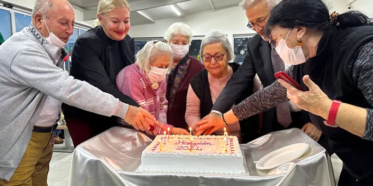 Huzurevinde yeni yıl coşkusu