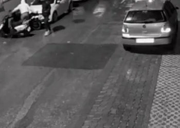 Motosiklet hırsızlığı güvenlik kameralarına yansıdı