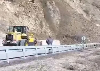 Hizan-Pervari yolunda heyelan
