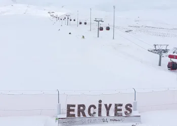 Kar kalınlığı 110 santimetreye ulaştı