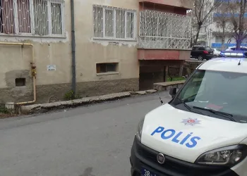 Yaşlı adam evinde ölü bulundu