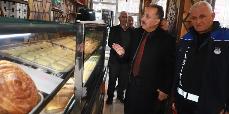 Hakkari zabıtasında fiyat listesi denetimi