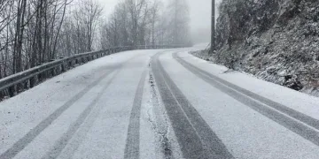 Kartepe’de yılın ilk kar yağışı başladı