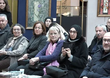 Bir Koleksiyoner Bin Hikâye