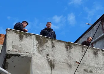 Ağabeyi ile çanak anten tartışmasında çatıdan düşüp öldü