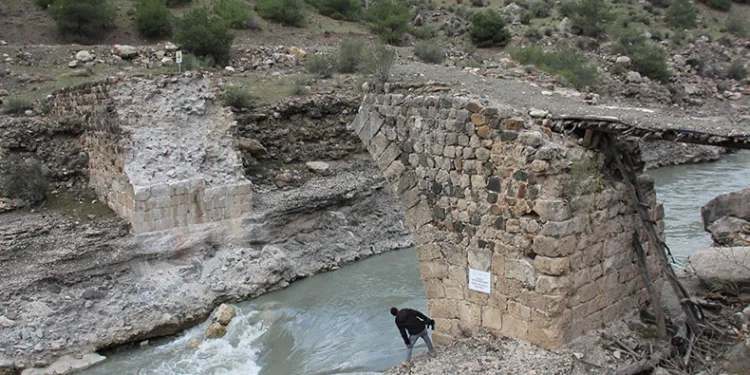 Adıyaman’da 26 eser depremde zarar gördü