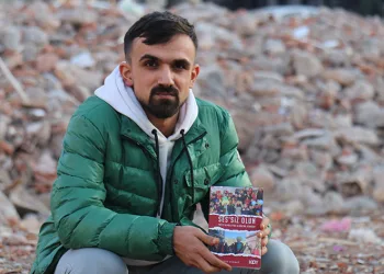 Enkaz altından çıktıktan sonra yaşadıklarını kaleme aldı