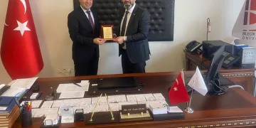 Destekler için teşekkür plaketi verildi