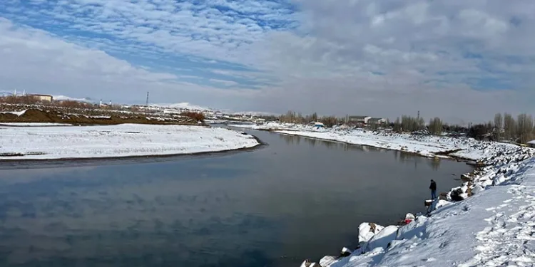 Kış manzarası göz kamaştırıyor