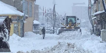 Kar nedeniyle 173 köy yolu ulaşıma kapandı