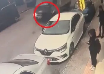 Karşıya geçmeye çalışan yayaya kamyonet çarptı
