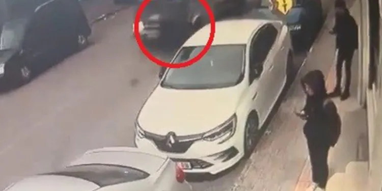 Karşıya geçmeye çalışan yayaya kamyonet çarptı