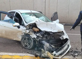 Sivas’ta otomobiller kafa kafaya çarpıştı