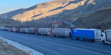 Türkiye-İran sınırında tır kuyruğu