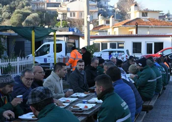 Başkan Günel, işçilerle kahvaltı yaptı