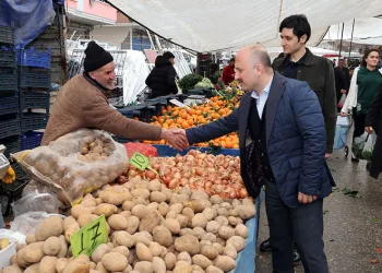 Vali Varol, pazarcı esnafların taleplerini dinledi