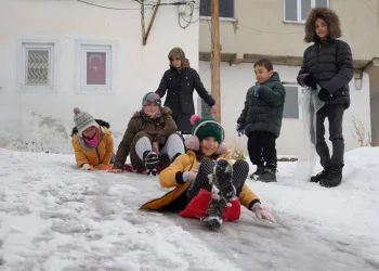 Bayburt’a yılın ilk karı yağdı