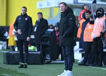 Samsunspor Teknik Direktörü Markus Gisdol: “Normalde böyle şartlarda ilk golü atan takım kazanır”