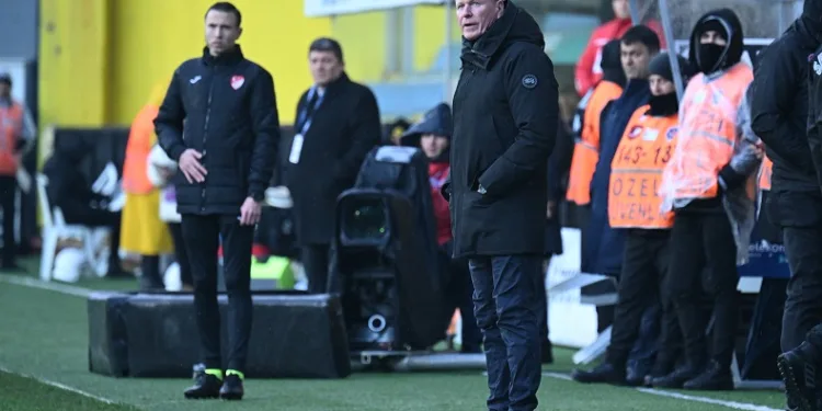 Samsunspor Teknik Direktörü Markus Gisdol: “Normalde böyle şartlarda ilk golü atan takım kazanır”
