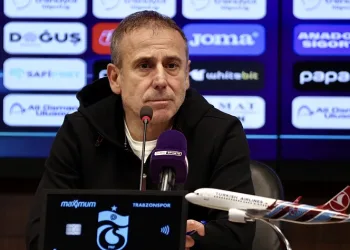 Trabzonspor Teknik Direktörü Abdullah Avcı: “Taraftarlarımızın desteği ile bu süreci atlatacağız”