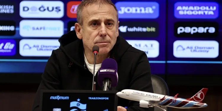 Trabzonspor Teknik Direktörü Abdullah Avcı: “Taraftarlarımızın desteği ile bu süreci atlatacağız”
