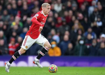 Donny van de Beek, sezon sonuna kadar Eintracht Frankfurt’a kiralandı