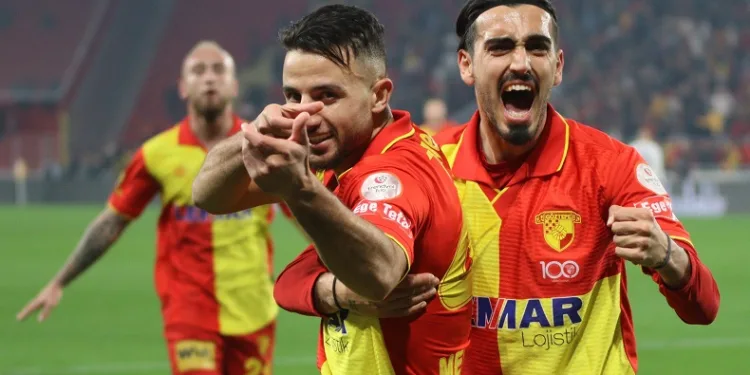 Göztepe, ikinci yarılarda açılıyor