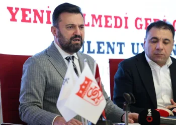 Sivasspor’un yeni teknik direktörü Bülent Uygun imzayı attı