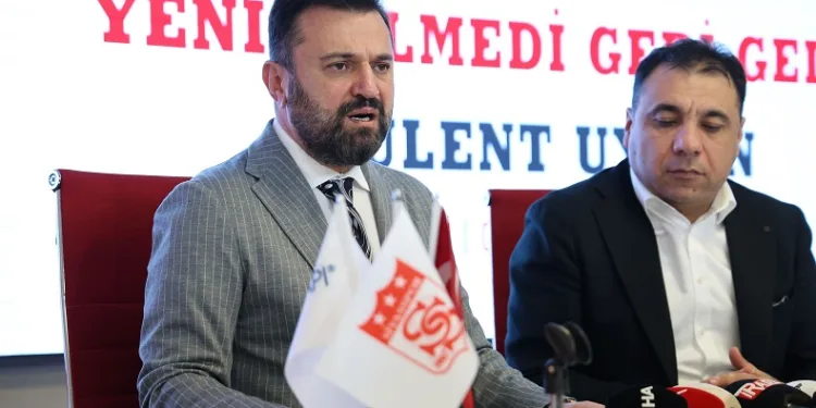 Sivasspor’un yeni teknik direktörü Bülent Uygun imzayı attı