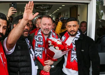 Antalyaspor’un yeni teknik direktörü Sergen Yalçın, Antalya’da