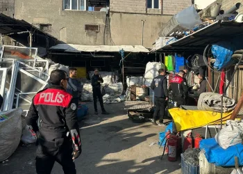 Hatay’da polis ekileri hurdacıları denetledi
