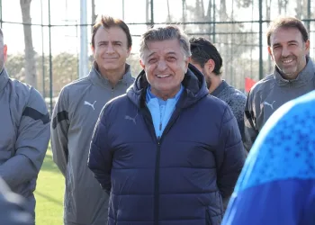 Menemen FK’da Yılmaz Vural, Cenk Laleci’yi geride bıraktı