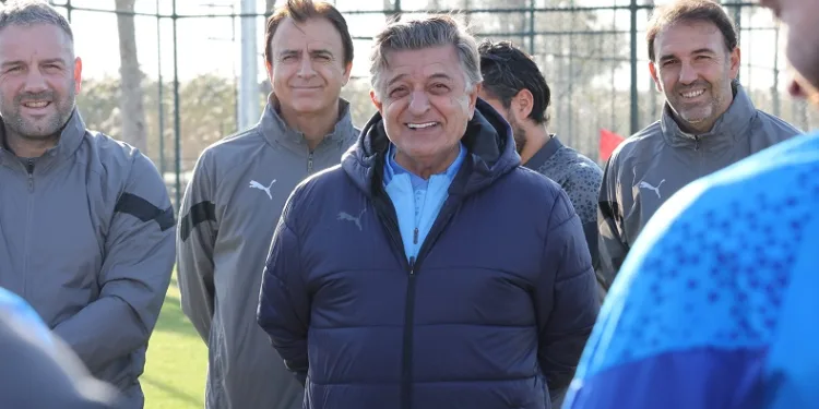 Menemen FK’da Yılmaz Vural, Cenk Laleci’yi geride bıraktı