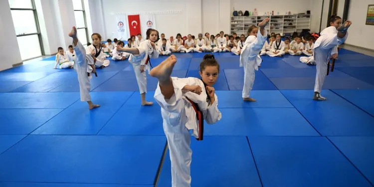 Denizli’de geçen yıl 23 branşta 91 bin 970 kişiye ücretsiz spor kursu verildi